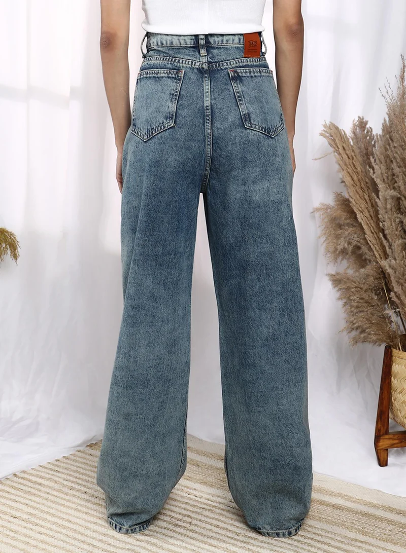 Campus Sutra  Women's Navy Blue Acid-Wash Straight Denim Jeans For Casual Wear | Medium-Wash | High-Rise | Button Closure | Denim Jeans Designed With Comfortable Fit For Woman & Girls for Women | Best Price UAE