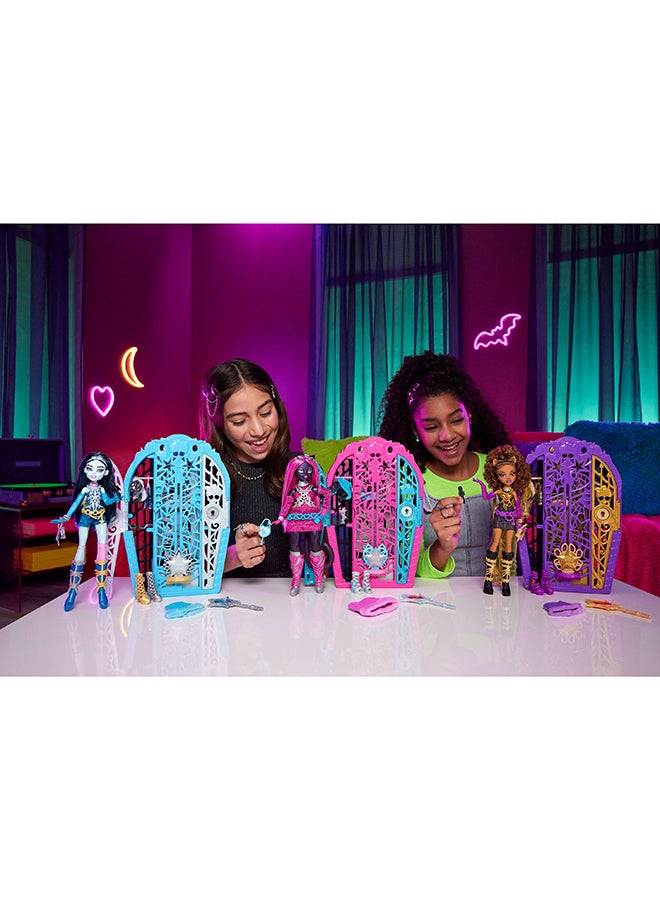 MONSTER HIGH Skulltimate Secrets Doll And Accessories Set, Hauntlywood Mysteries Clawdeen Wolf With Reveal Closet & 19+ Glam Surprises Like Doll Clothes - Image 2
