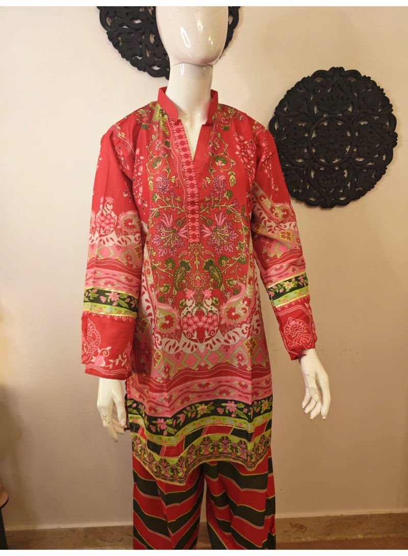 بازم - مشغل أزياء طقم نسائي فرشي قطعتين تونيك مطبوع وبنطلون مخطط - أحمر - Image 5