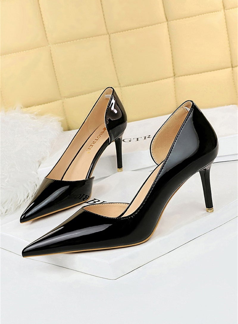 BIGTREE 7.5 سم النسخة الكورية من الموضة البسيطة النحيفة مع سطح لامع من جلد الباتنت فم ضحل مدبب كعب جانبي مجوف أسود - Image 1