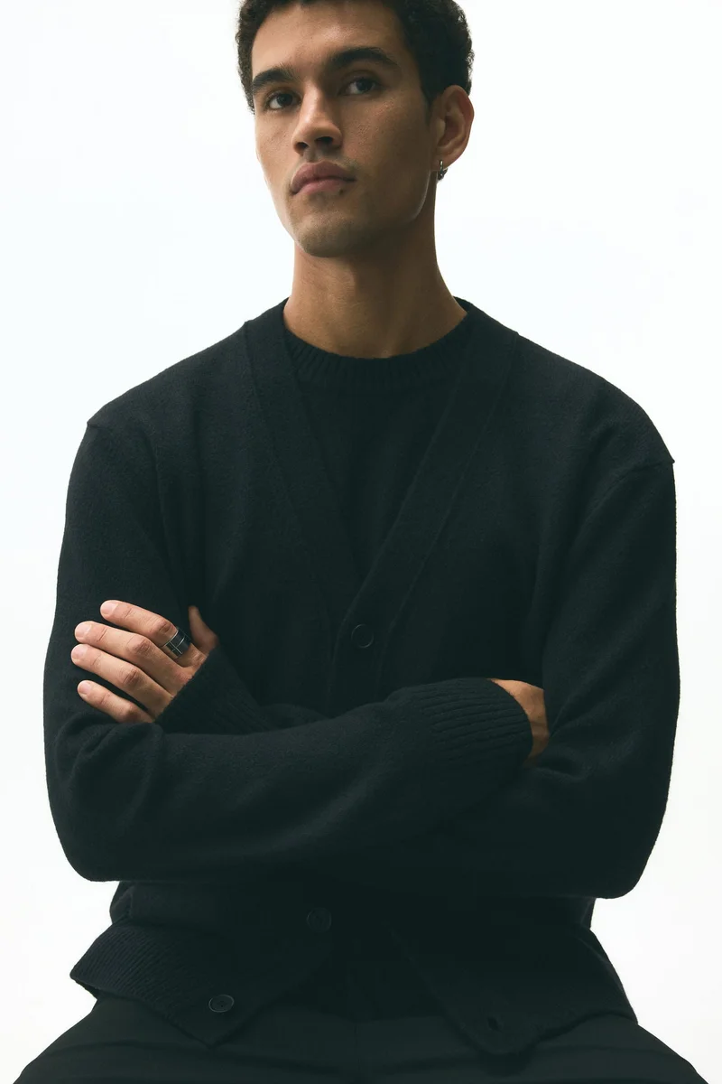 اتش اند ام كارديغان بقصة عادية من نسيج ناعم