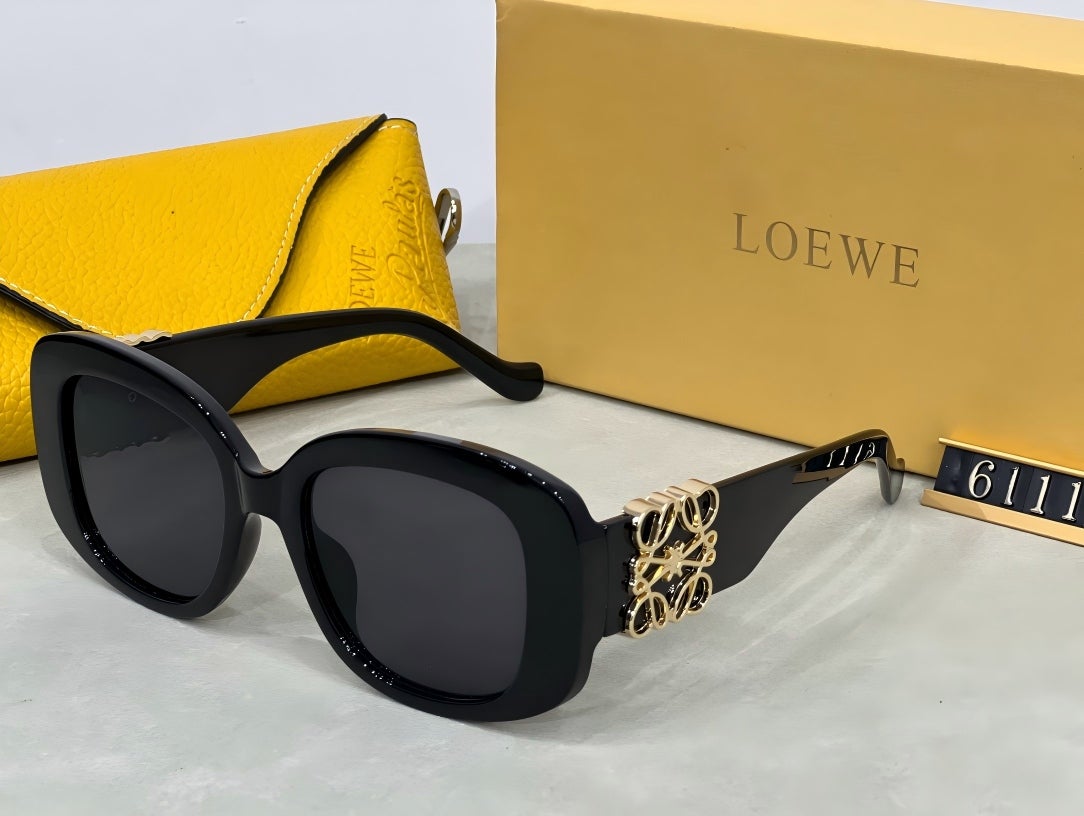 نظارة شمسية لويفي LOEWE مربعة بشعار ذهبي للنساء
