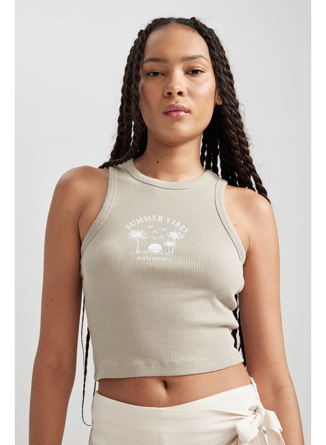 Woman Fitted Crew Neck Knitted Top