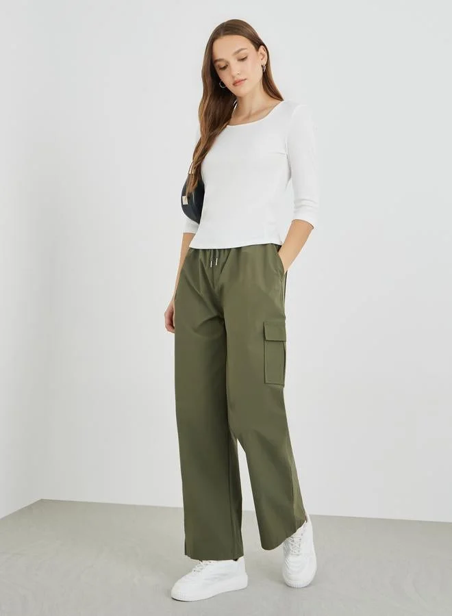 تايك تو تيشيرت سادة بياقة دائرية مضلع