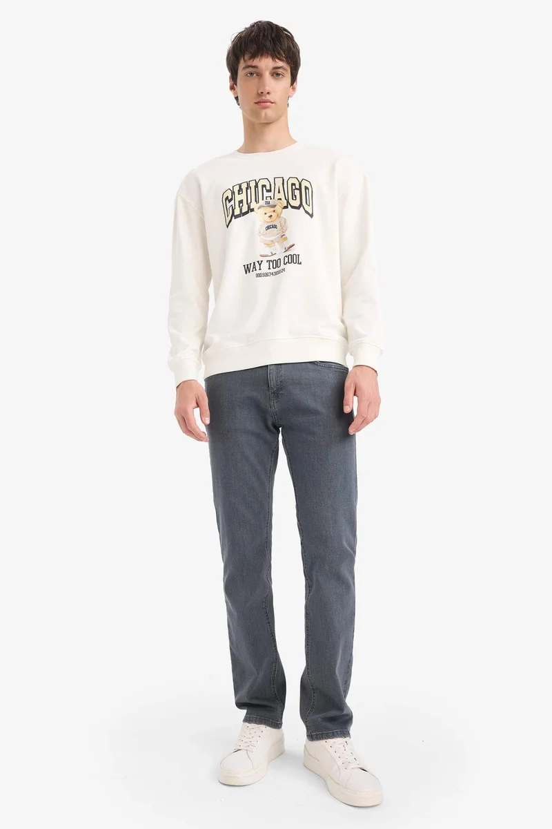 ديفاكتو Boxy Fit Printed Crew Neck Sweatshirt