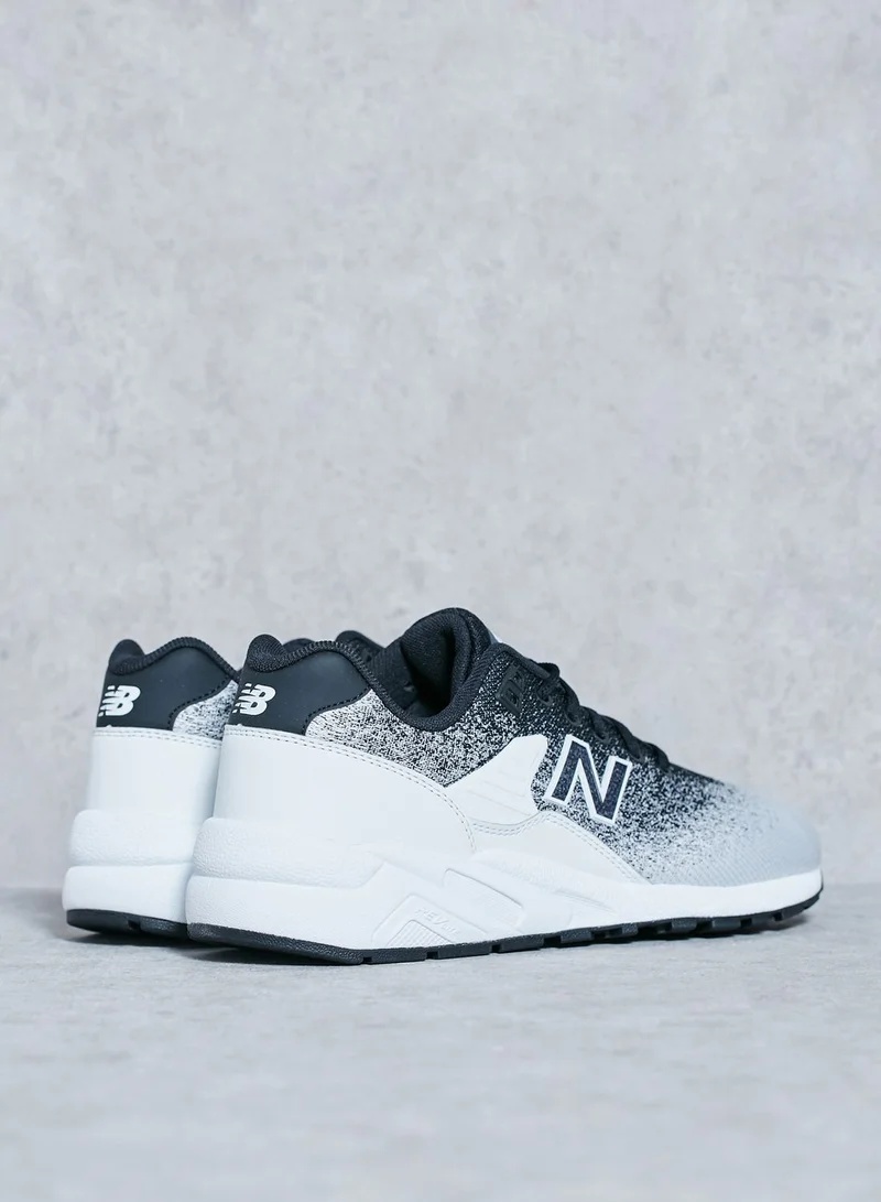 New Balance MRT580 Sneakers