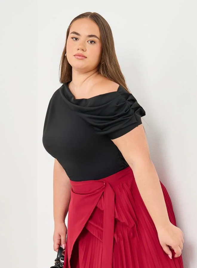 Styli Styli Plus Top with Asymmetric Neck and Short Sleeve
