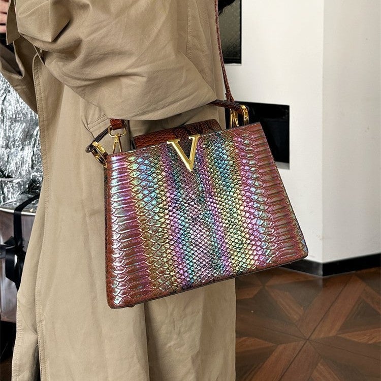 New Color Snake Handbag High-End Shoulder Bag Retro Crossbody Bag Style V Tote Bag - Image 4
