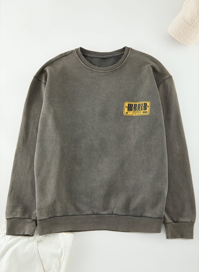 trendyol Brown Oversize/Wide Cut Distressed/Faded Effect Printed Unshaded Sweatshirt - Image 3