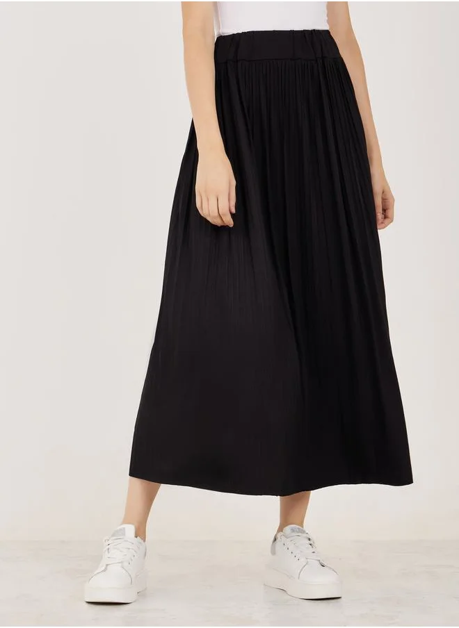 Styli Solid Plisse Detail Elastic Waistband Midi Skirt