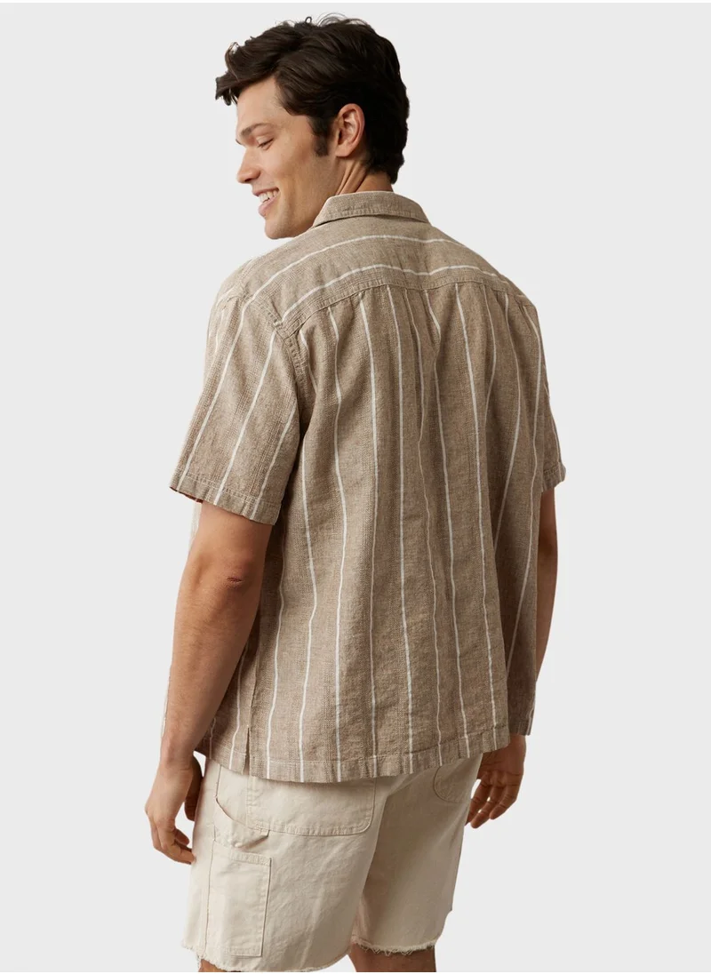 American Eagle Essential Button-Up Poolside Shirt