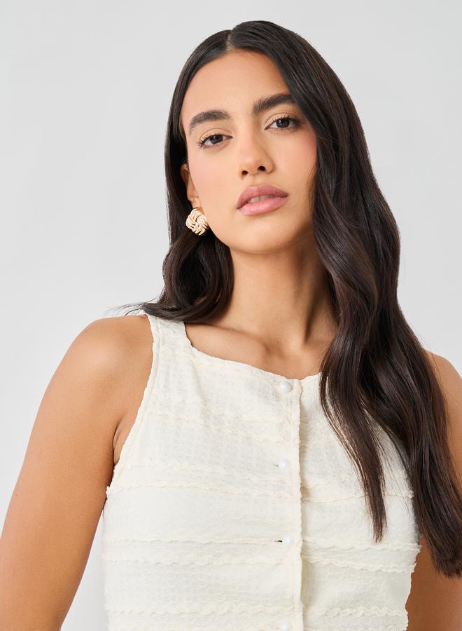 Styli Styli Textured Square Neck Button Front Waistcoat  - Image 3