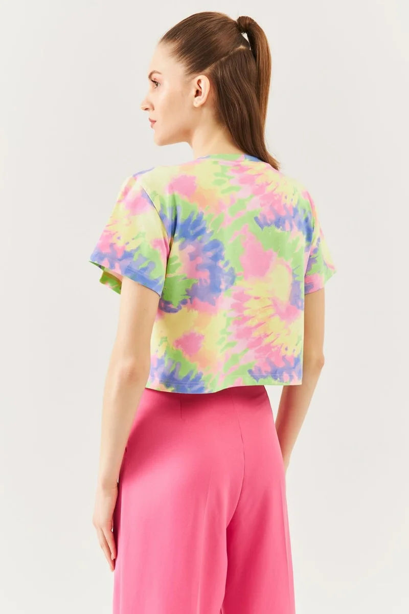 Butikgiz Batik Gökkuşağı Oversize Rahat Pamuklu Penye Bisiklet Yaka Kısa Kol Basic Crop T-Shirt