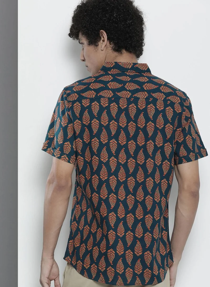The Indian Garage Co Men Regular Fit Paisley Printed Half Sleeves Cutaway Collar Casual Shirt
