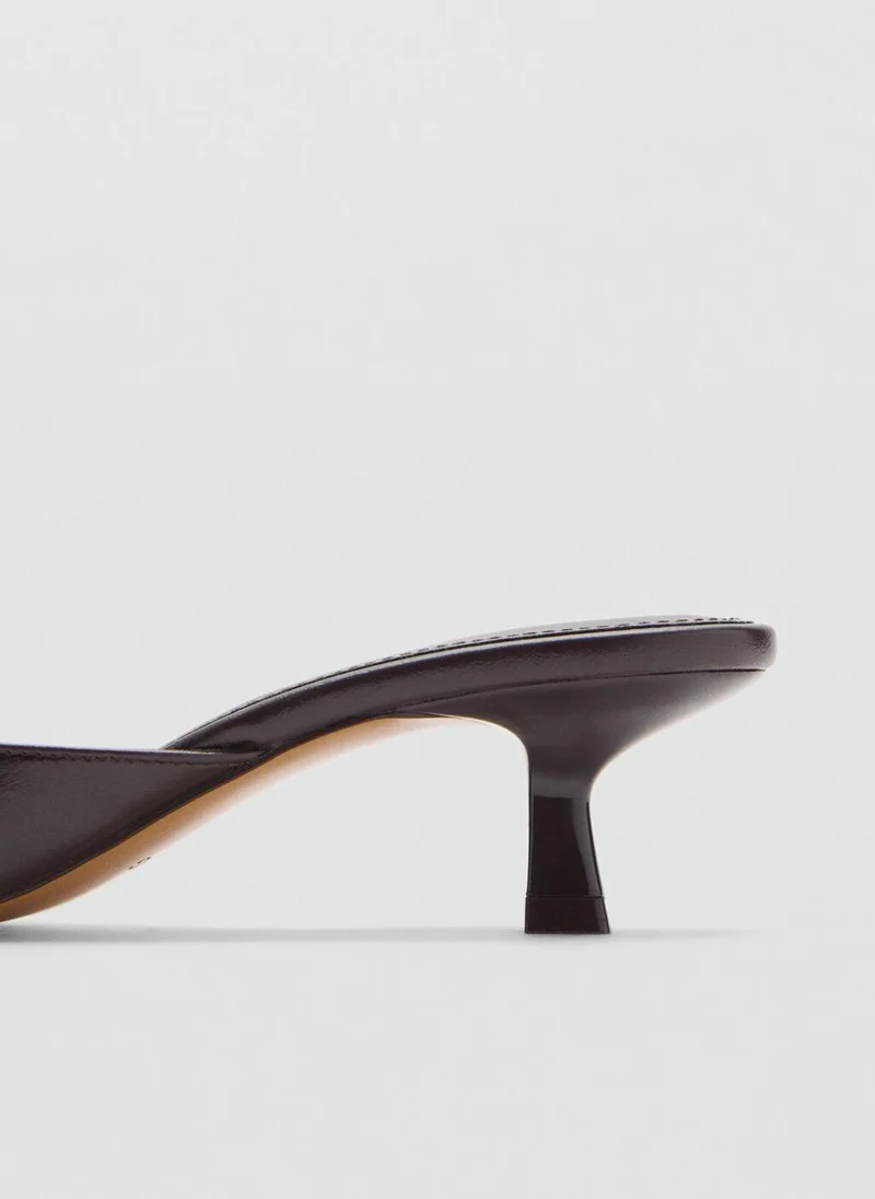 مانجو صنادل بكعب رفيع