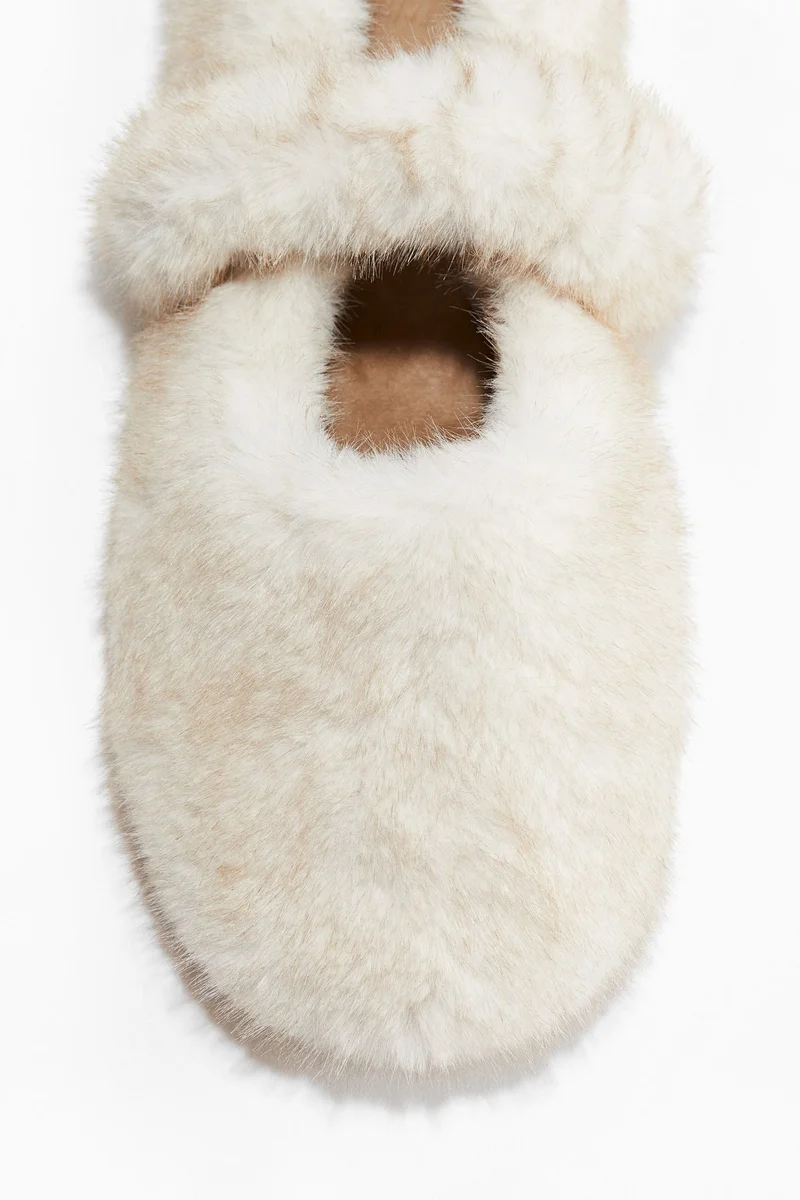 اتش اند ام Fluffy slippers
