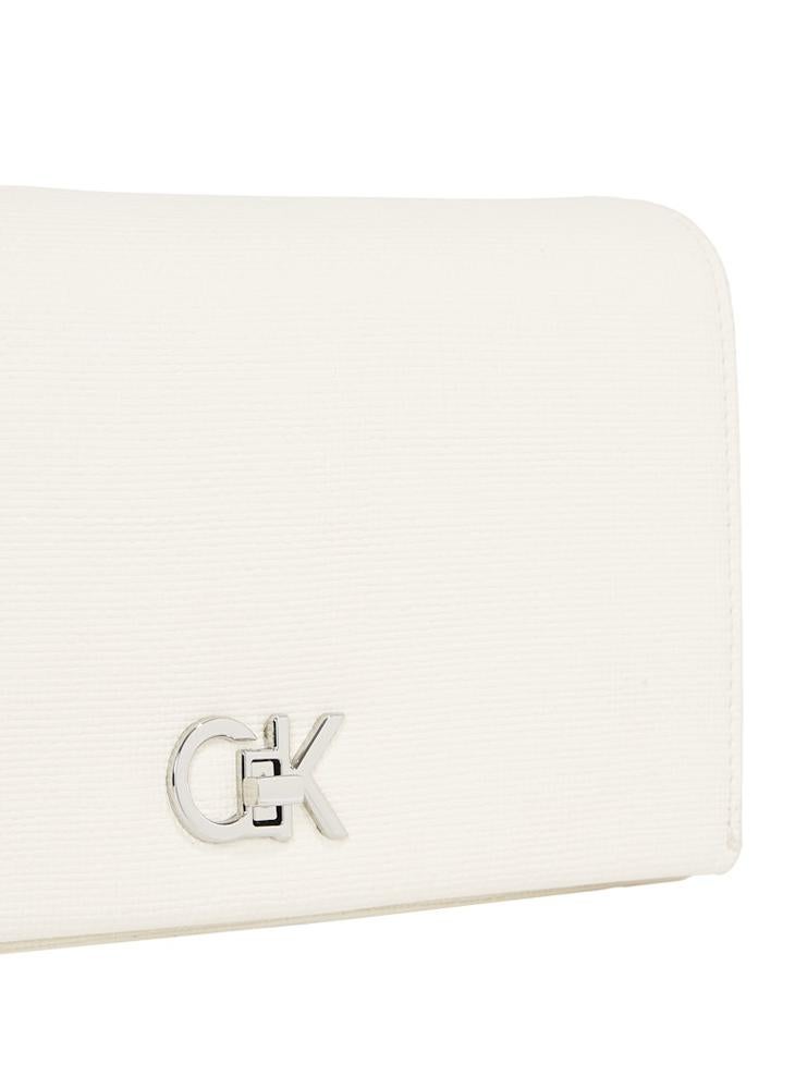 CALVIN KLEIN CHAIN BAG  - Image 3