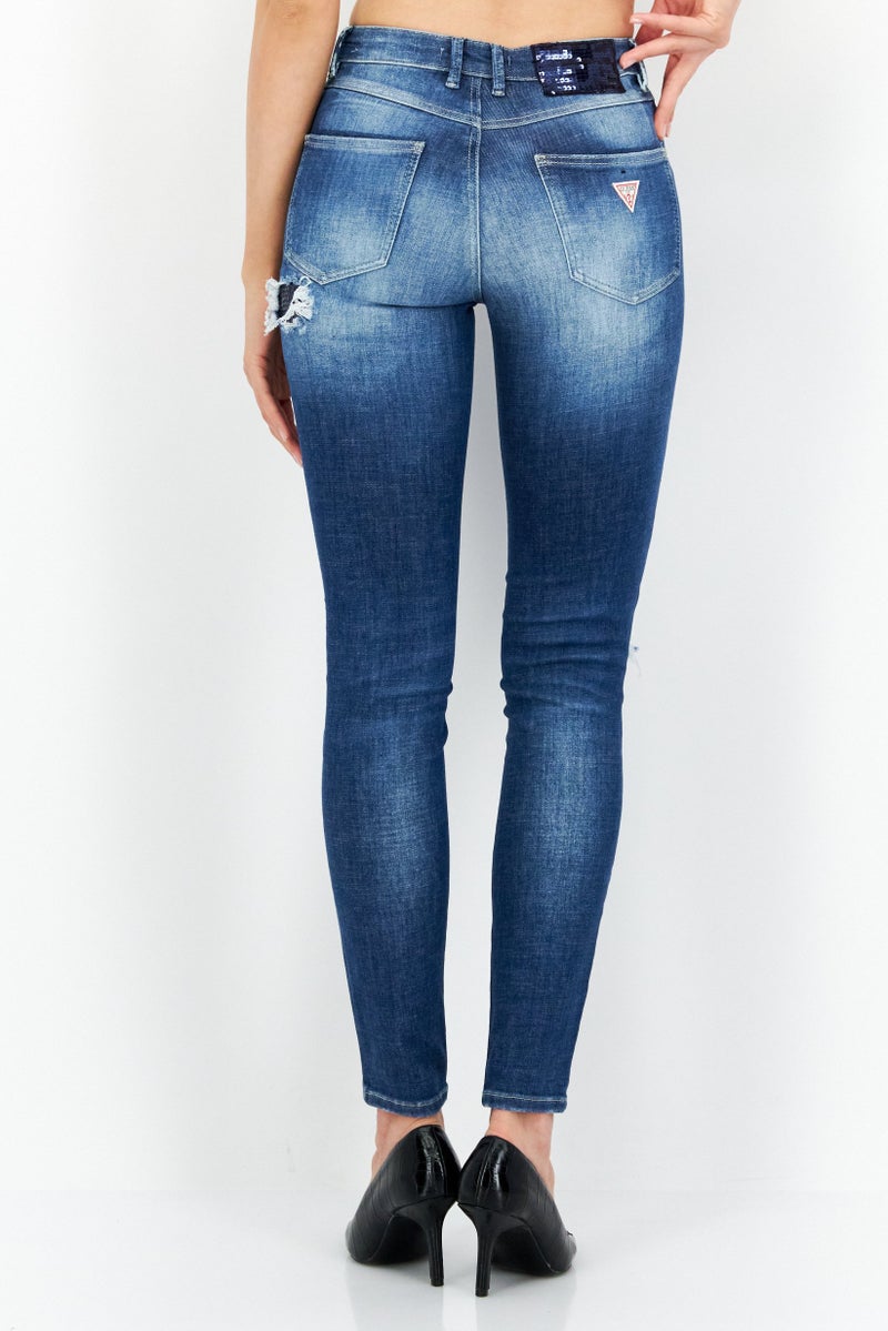 GUESS جينز ضيق للنساء قابل للتمدد، أزرق - Image 4