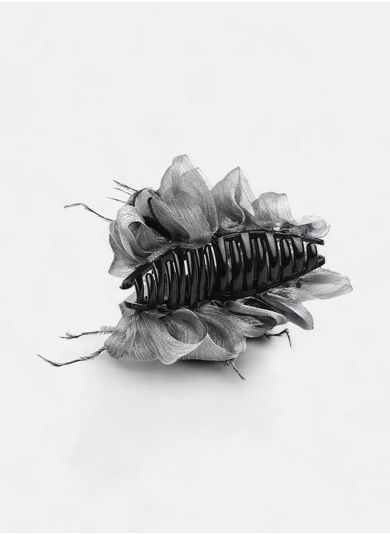 SOHI Women's The Ruched Claw Clutch  - Image 4