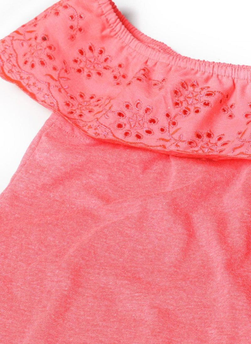 مينوتي توب بناتي بكتف مكشوف وكشكش مطرز - Image 4