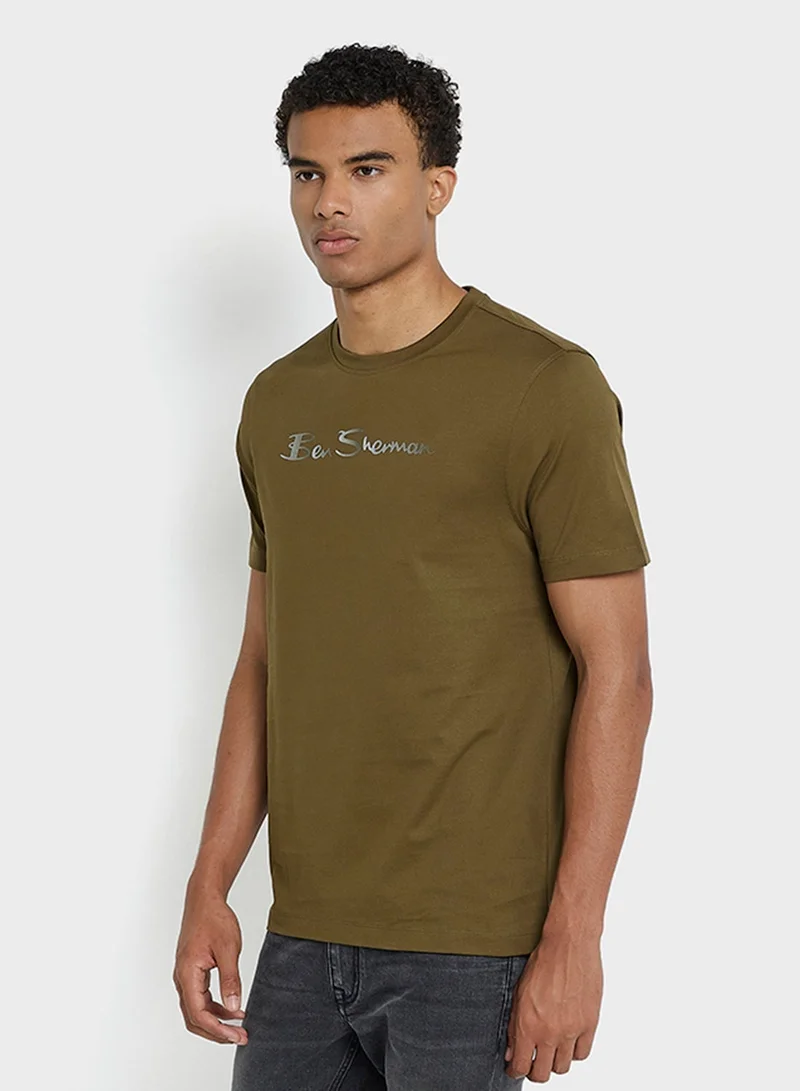 بين شيرمان تيشيرت قطن ميرسرايز بطبعة على الصدر