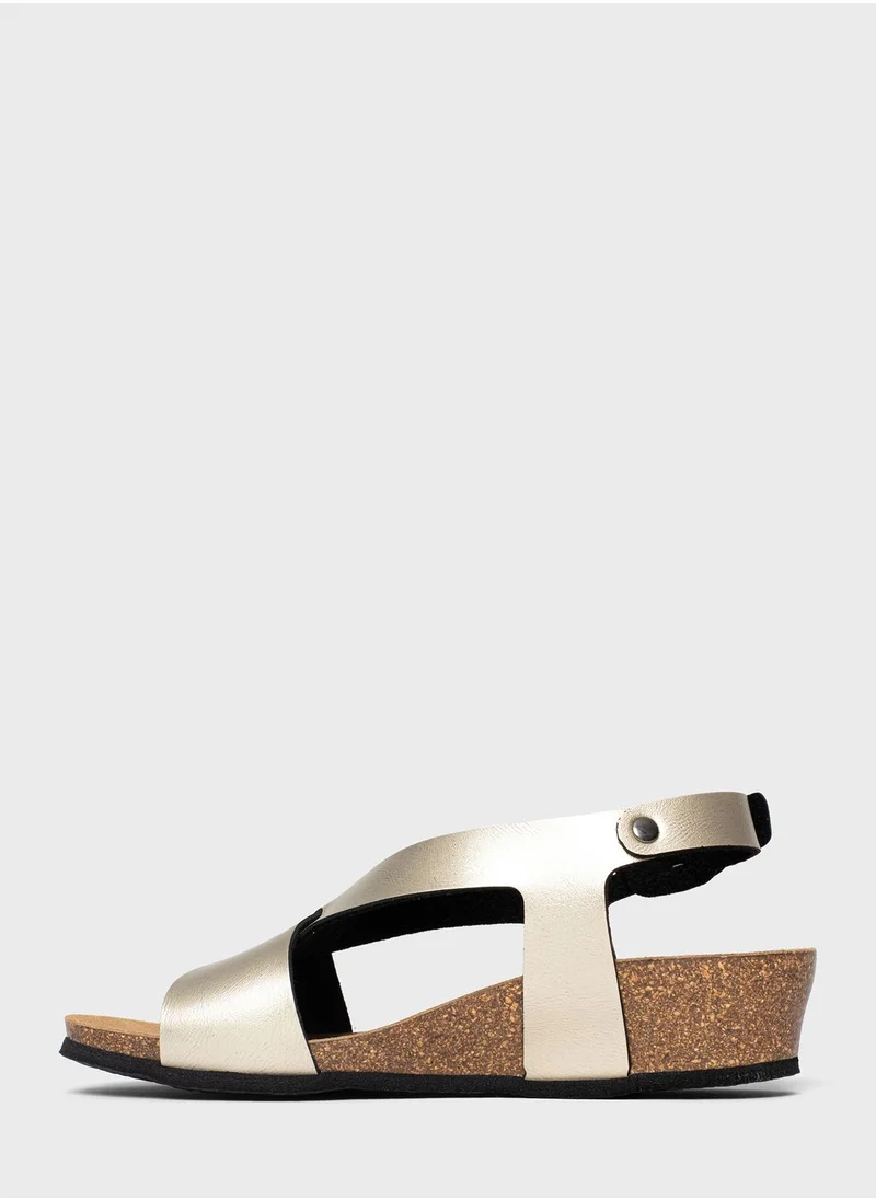 BAYTON Salamanque Strappy Mid Heel Wedges