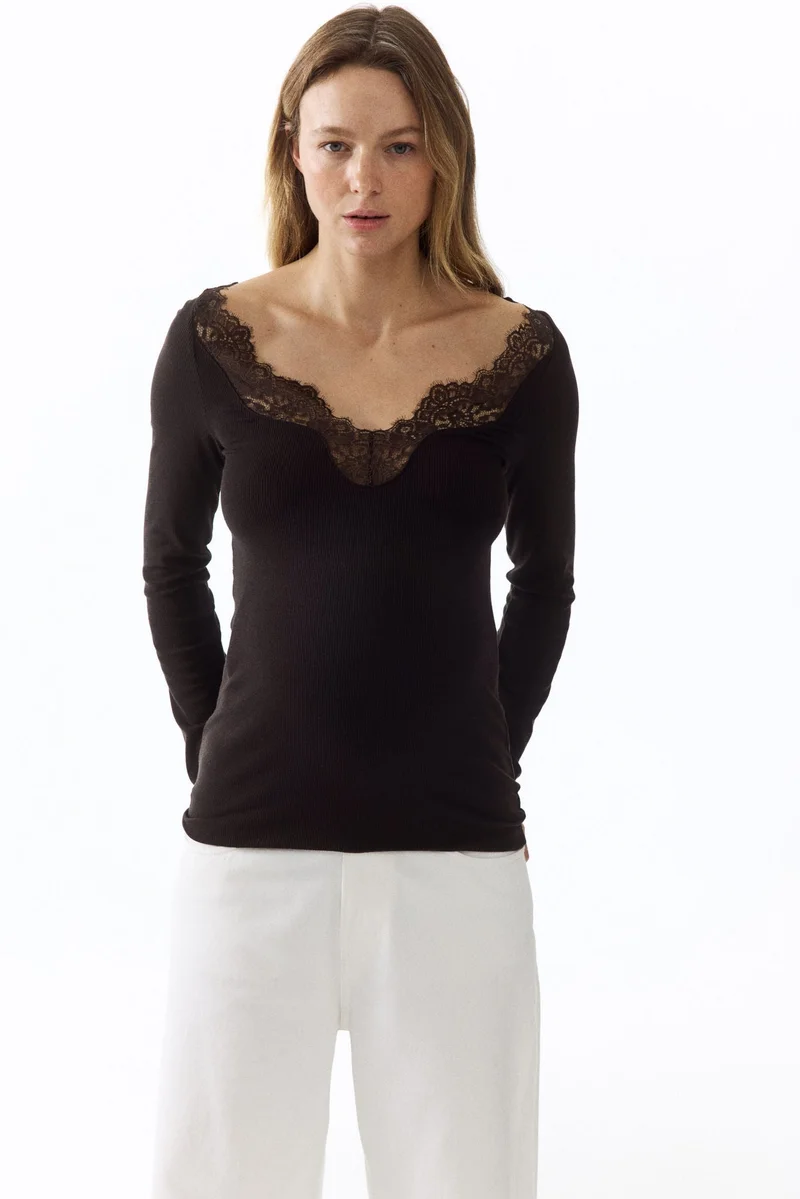 H&M MAMA Lace-trimmed top