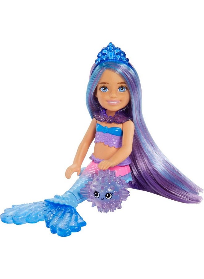 باربي دمية حورية البحر Mermaid Power™ Chelsea™ (شعر أزرق وأرجواني) مع حيوانين أليفين وصندوق الكنز والإكسسوارات، لعبة للأطفال بعمر 3 سنوات وما فوق  - Image 1