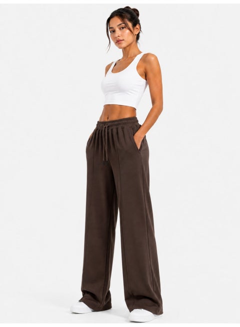 Women's wide-leg trousers in Hashira fabric.