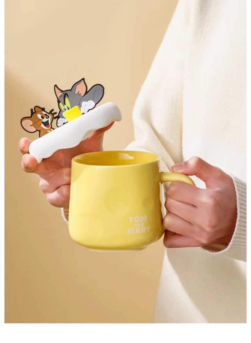 Disney Tom & Jerry Ceramic Mug with Lid – Cute Yellow Cheese-Themed Cartoon Coffee Cup, 3D Character Topper, 410ml, Heat-Resistant Ceramic, Gift Box Included - Image 3