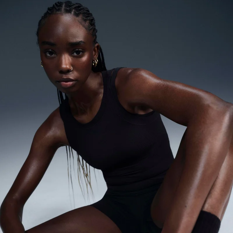 نايكي قميص بلا أكمام دراي فت زنفي ريب للنساء