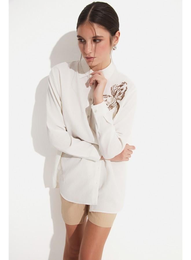 جون قميص نسائي واسع مطرز بتفاصيل بيج من يونيو - Image 3