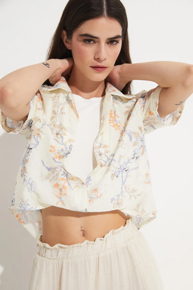 جون Women's Viscose Blend Patterned Crop Shirt