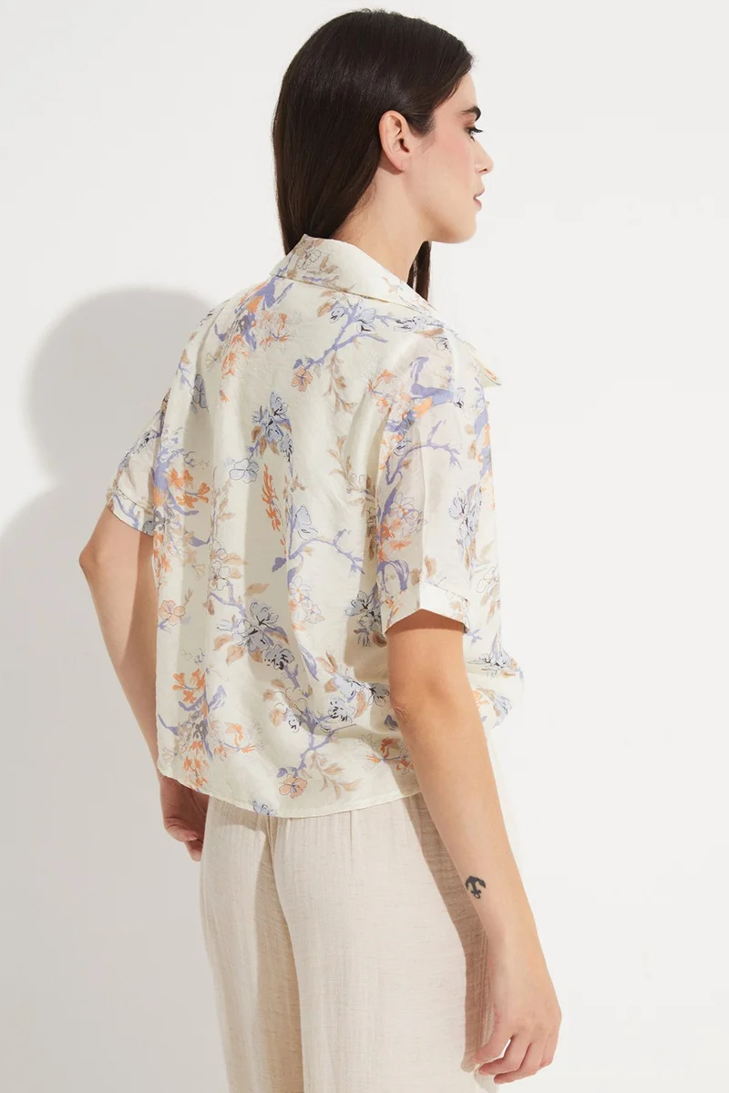 جون Women's Viscose Blend Patterned Crop Shirt