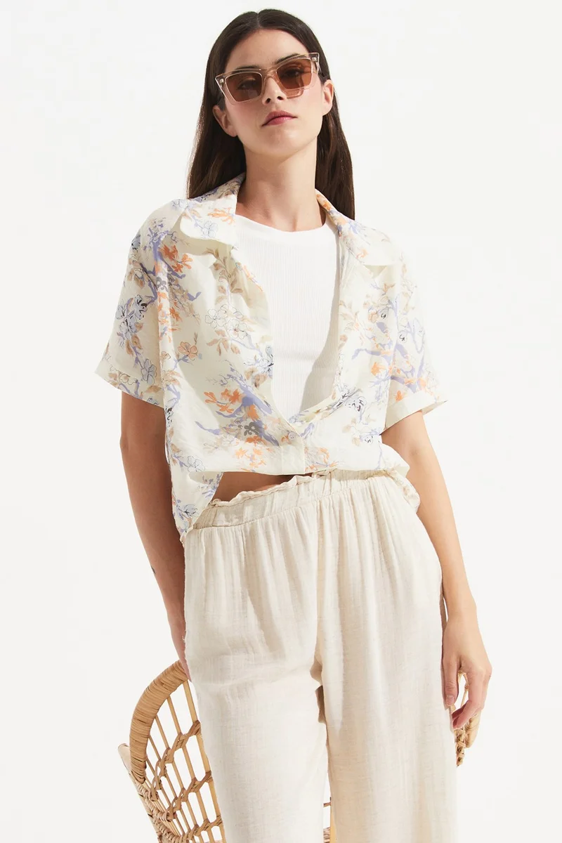 جون Women's Viscose Blend Patterned Crop Shirt