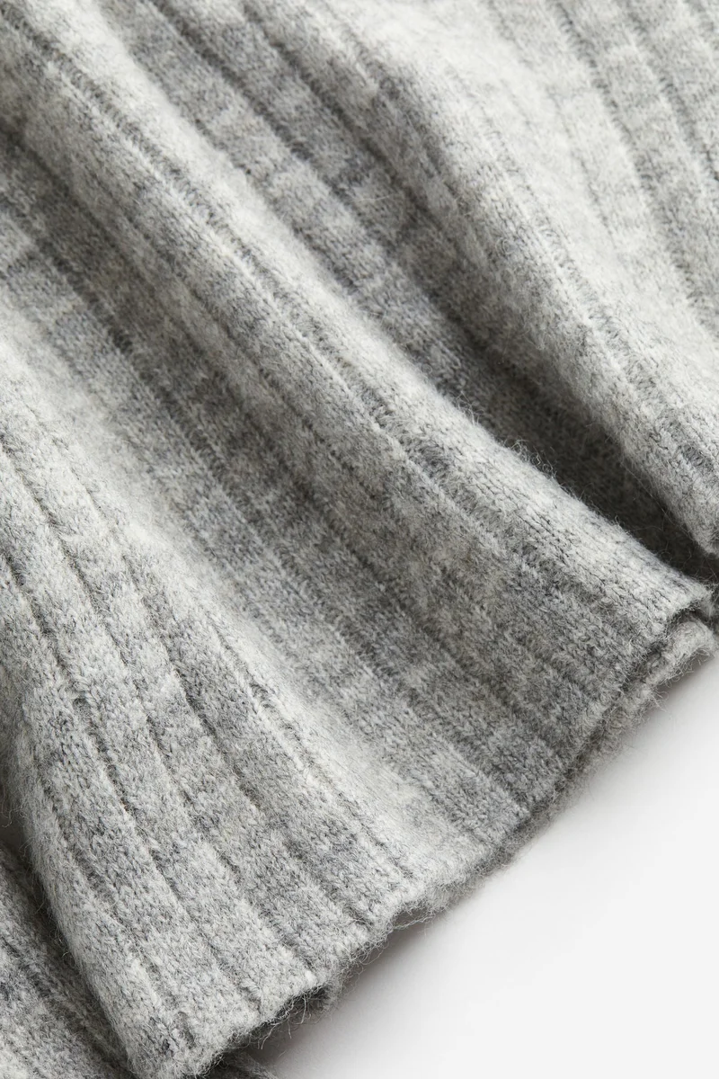 اتش اند ام كنزة بقبة بولو