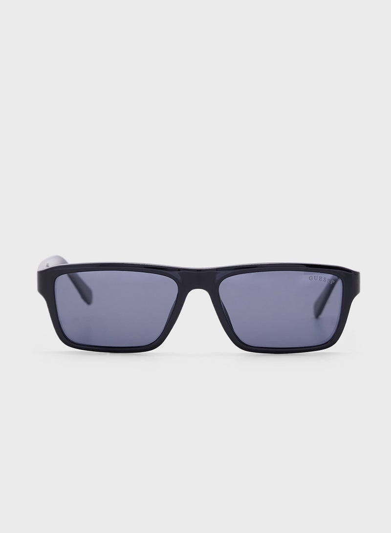 GUESS Uv Protected Polarized  Wayfarer Sunglasses - Image 3
