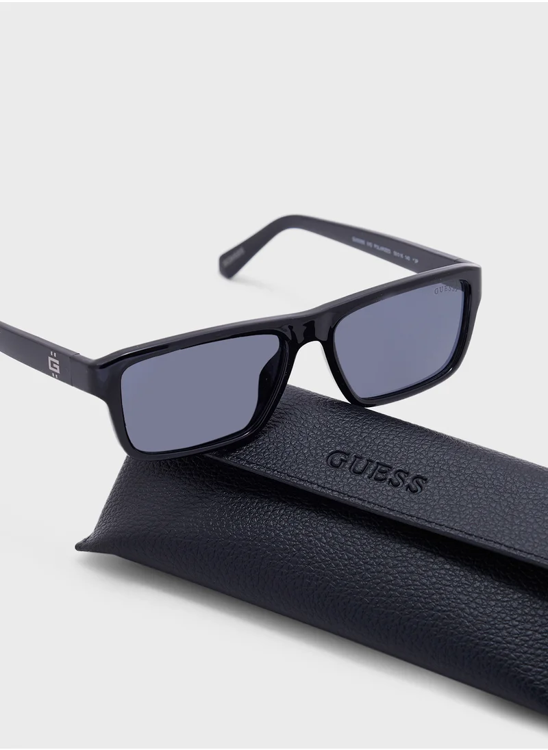 GUESS Uv Protected Polarized  Wayfarer Sunglasses
