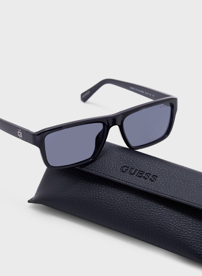 GUESS Uv Protected Polarized  Wayfarer Sunglasses - Image 4