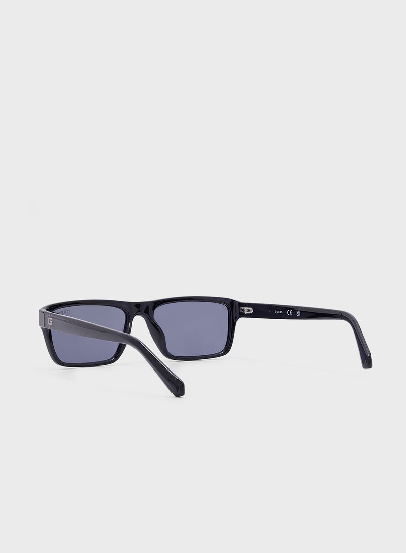 GUESS Uv Protected Polarized  Wayfarer Sunglasses - Image 2