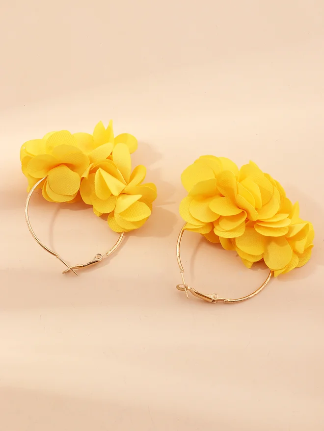 Styli Petal Hoop Earrings