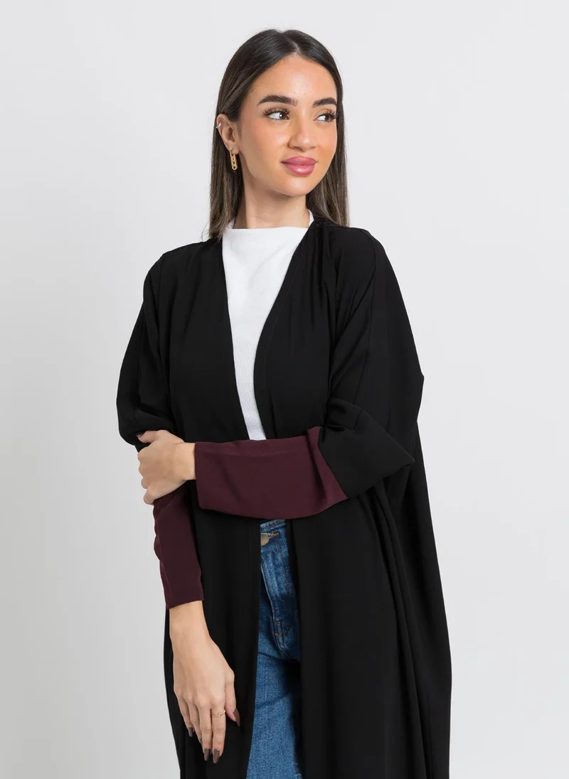 Kaafmeem Black on Maroon Half Bisht Abaya