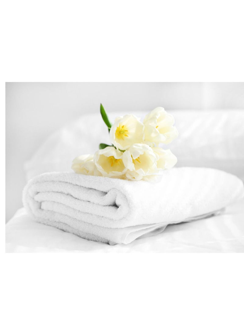 Banotex Plain white body towel, size (140*70), 100% Egyptian made, made of the finest types of Egyptian cotton to give softness and fast absorption, characterized by its edges, which adds a touch to its appearance. - Image 2