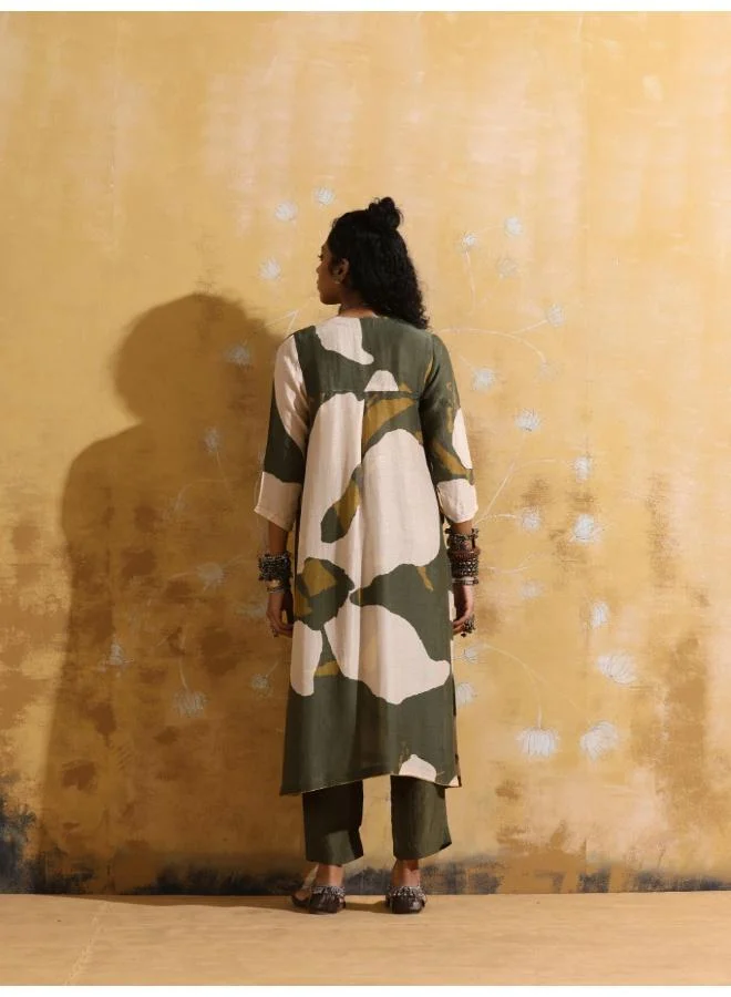 ترو برونز trueBrowns Green Cream Floral Print Muslin Silk Straight Kurta Set