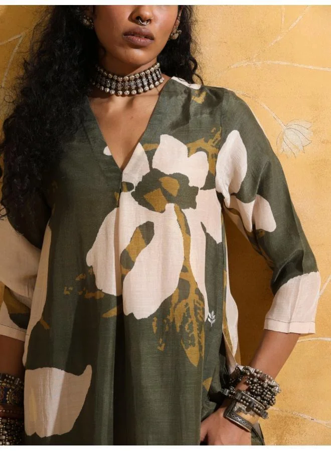 trueBrowns trueBrowns Green Cream Floral Print Muslin Silk Straight Kurta Set