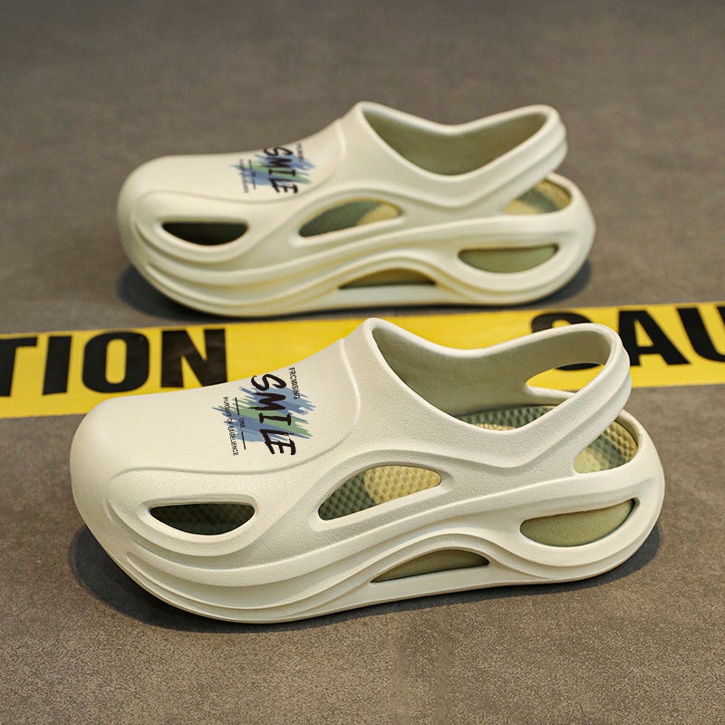 Cartoon Croc Shoes For Middle And Large Children, Men'S And Women'S Summer Outerwear, Thick-Soled Anti-Slip Covered Sandals, Casual Beach Shoes - Image 1