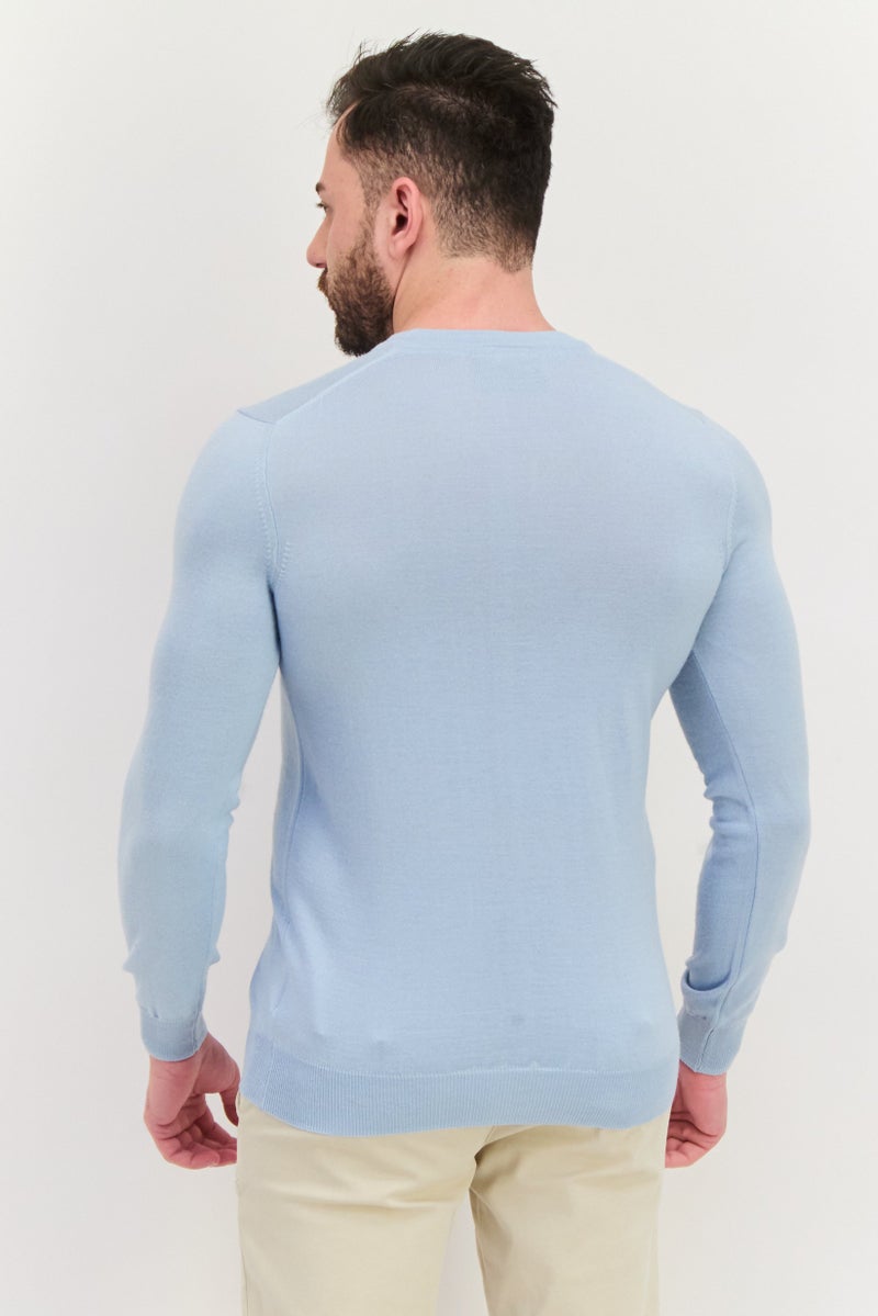 Lyle & Scott سويت شيرت طويل الأكمام للرجال بياقة على شكل V مع شعار مطرز، أزرق مريمي - Image 3