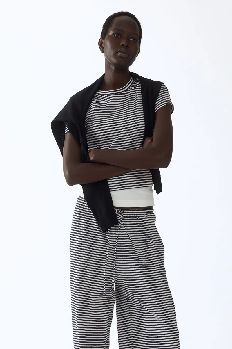 اتش اند ام بنطلون برباط بتصميم مرن