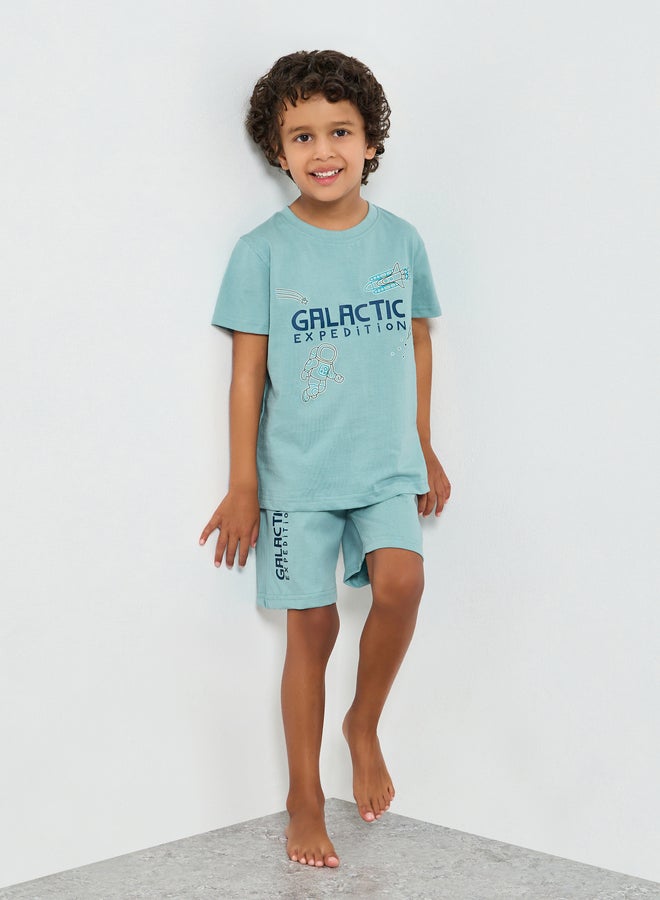 Styli Boys Printed Short Sleeve T-Shirt And Shorts Set - Image 1