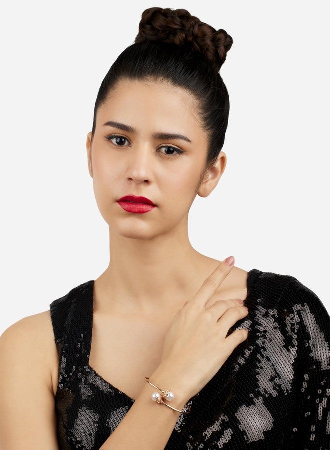 Zaveri Pearls طقم سوار زافيري بيرلز مكون من قطعتين، مصنوع من النحاس الأصفر، بلون ذهبي وردي، مرصع باللؤلؤ والزركونيا المكعبة، بتصميم عصري، للنساء - ZPFK17974 - Image 5